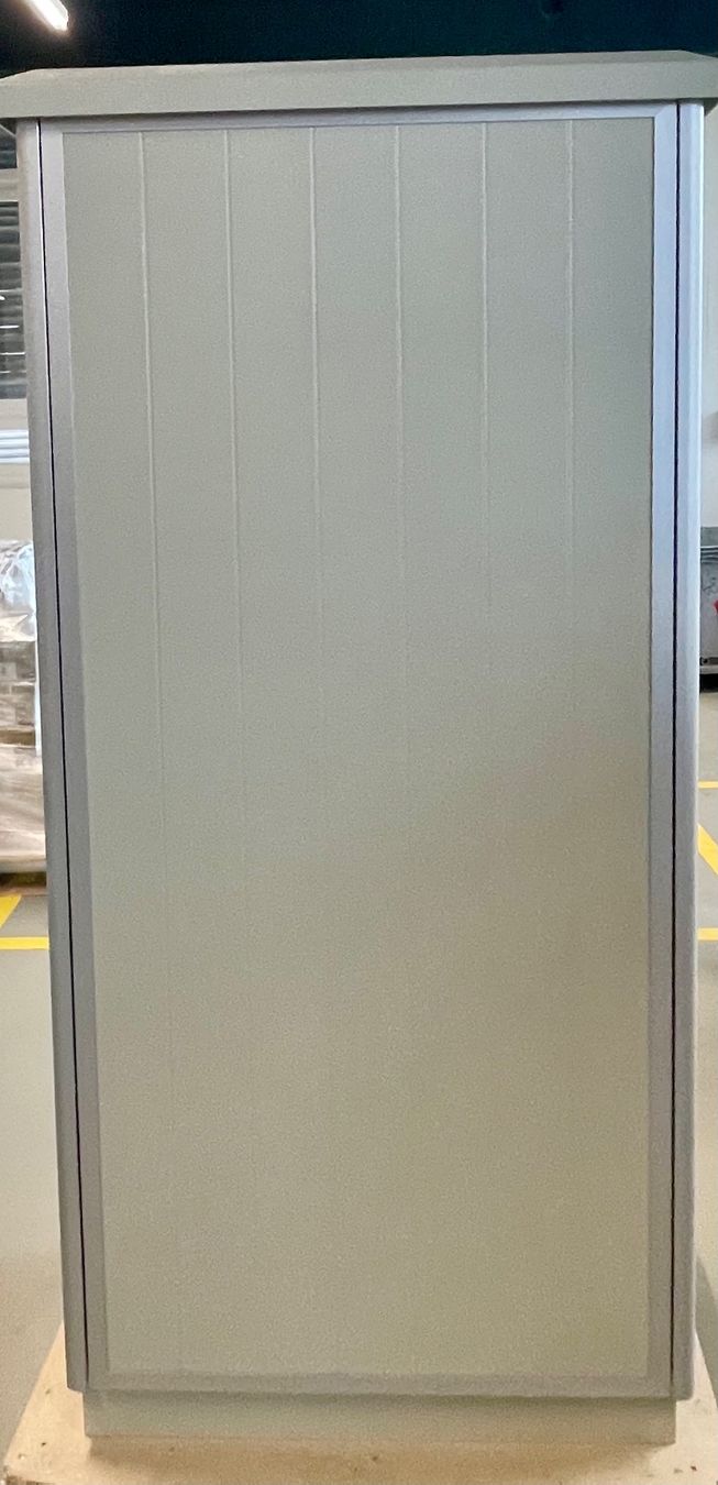 Armadi: WISAR Schrank Metall,  mit Dach, abschliessbar – Usato da Hämikon venduto da Iitomo 3