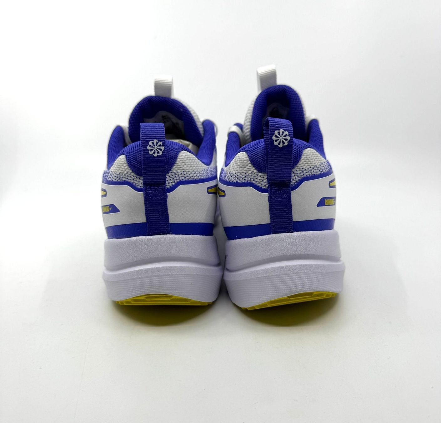 Nike Herrenschuhe: Nike Cosmic Runner (Grösse 38) NEU – Neu und originalverpackt aus Herisau von Seyashop1 3