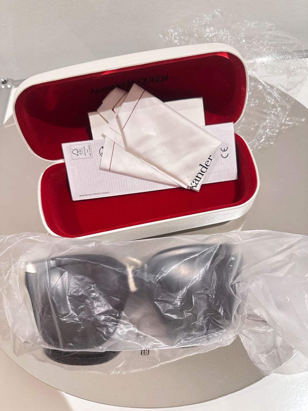 Alexander Mcqueen Occhiali & Lenti: Alexander McQueen Sunglasses Black – Nuovo e nell'imballaggio originale da Basel venduto da TIMELESS-FASHION 8