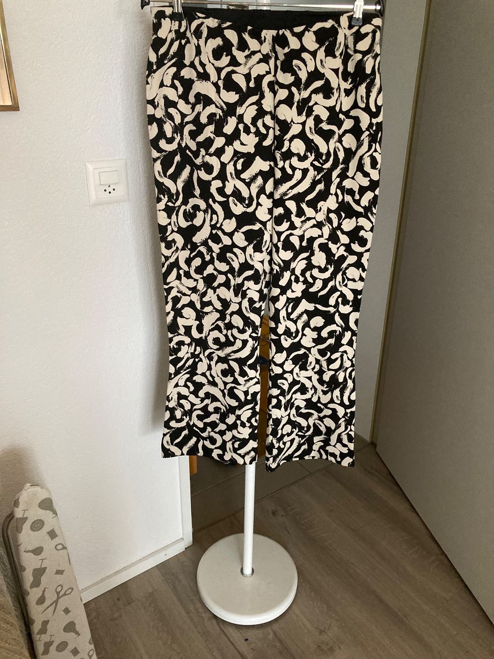 Pantaloni: Masai L weiche Hose neu – Nuovo (secondo la descrizione) da Fehraltorf venduto da mayalotto 1