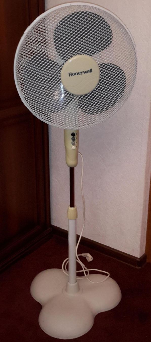 Ventilatori: Standventilator mit Schwenkfunktion - Stand up Fan – Usato da Zürich venduto da Giuseppe77