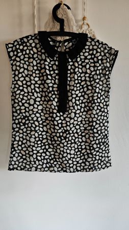 ärmellose Chiffonbluse mit Bubikragen