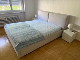 Bett mit zwei Nachttischen und Kopfteil 180x200cm guter Zust