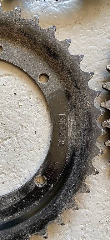 Parti ricambio per ciclomotori: Zahnkranz lot – Usato da Büren an der Aare venduto da twostrokeguy 3