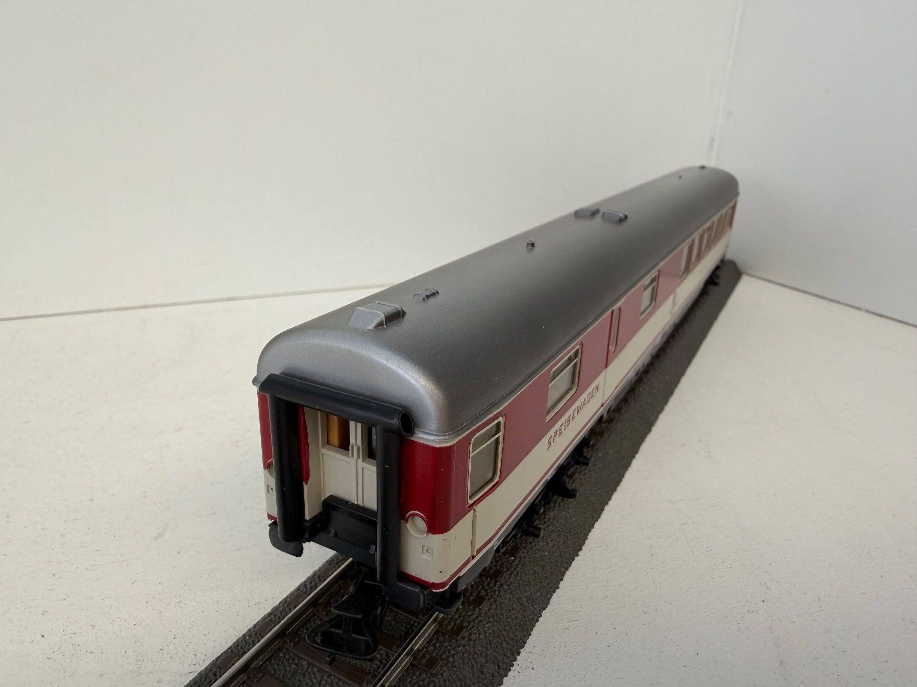 Märklin Modelleisenbahnen: Märklin DB Speisewagen – Gebraucht aus Büsserach von ModellbahnDepot 3
