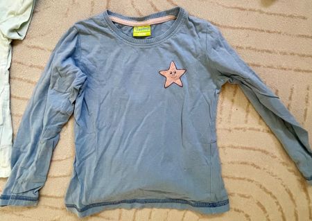 Hellblaues Sommer Kinder Langarmshirt Gr. 104/11...