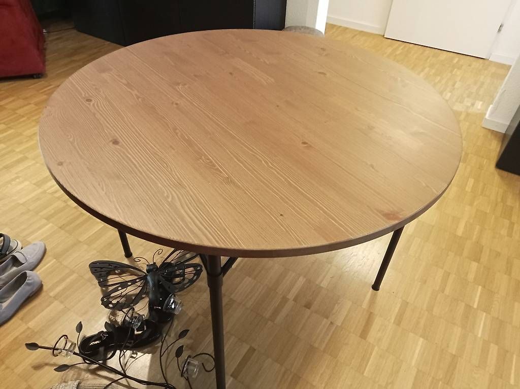 Tables: Schöner neuwertiger Esstisch – D'occasion à zürich par Bsp1