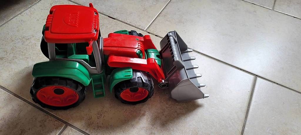 Spielzeuge: tracteur – Gebraucht aus Ste-Croix von kar_9x7w 1