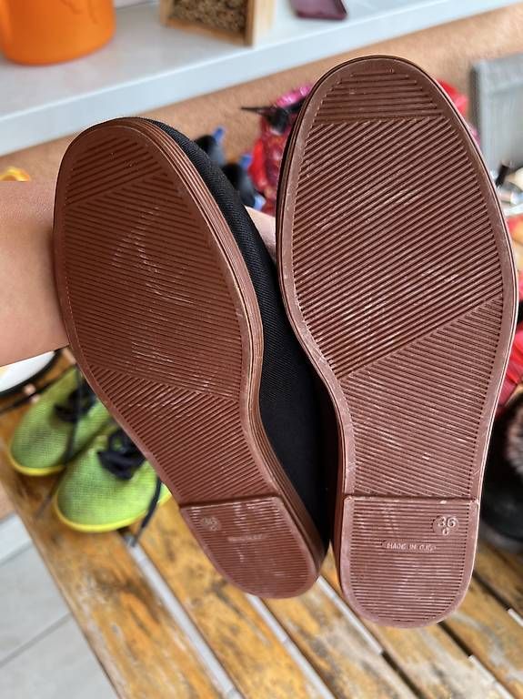 Scarpe per ragazzi: Schuh Neu große 34 – Usato da Brüttisellen venduto da sed_p2ds 2