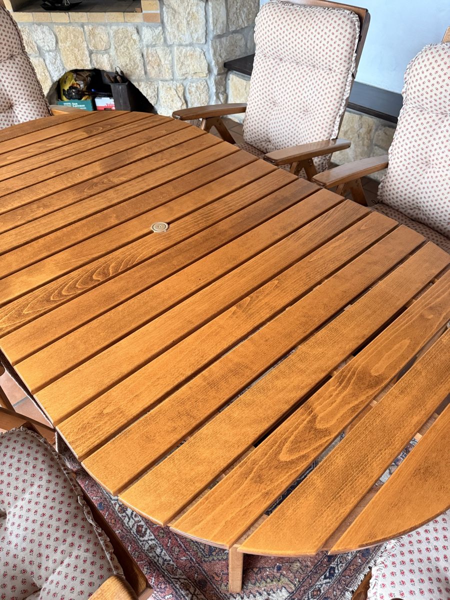 Set di tavolo e panche: Gartentisch mit 6 Stühlen Holz  – Usato da Näfels venduto da Meelis 4