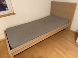 Bett Malm 90x200 komplett mit Nachttisch