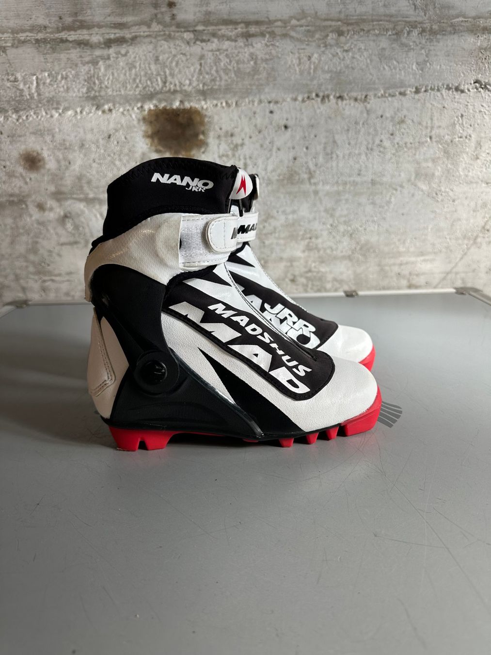 Madshus Scarpe per ragazzi: Madshus Kinder Langlauf Schuhe Gr. 33 – Usato da Emmenbrücke venduto da karkarkar