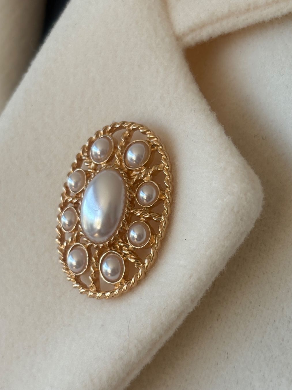 Broches & Aiguilles: Luxus Elegante  Brosche Vintage Farbe: Gold – Neuf (Voir description) à Biel-Bienne par Roserosse13 1