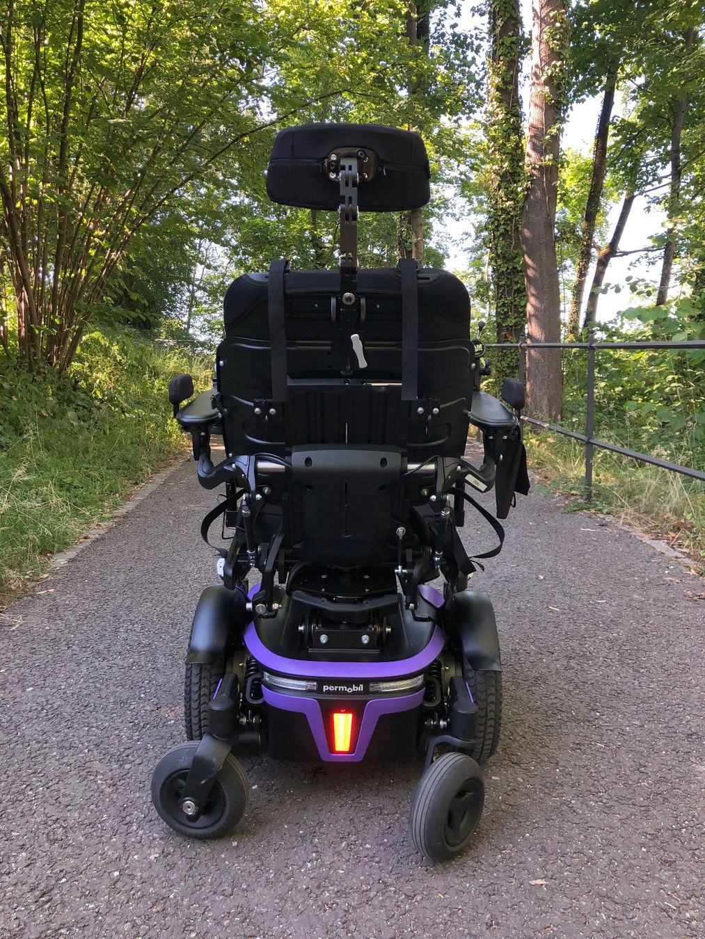 Sedie a rotelle: Elektro-Rollstuhl mit Stehfunktion und Sitzlift – Nuovo (secondo la descrizione) da Basel venduto da rog_vwf5 7