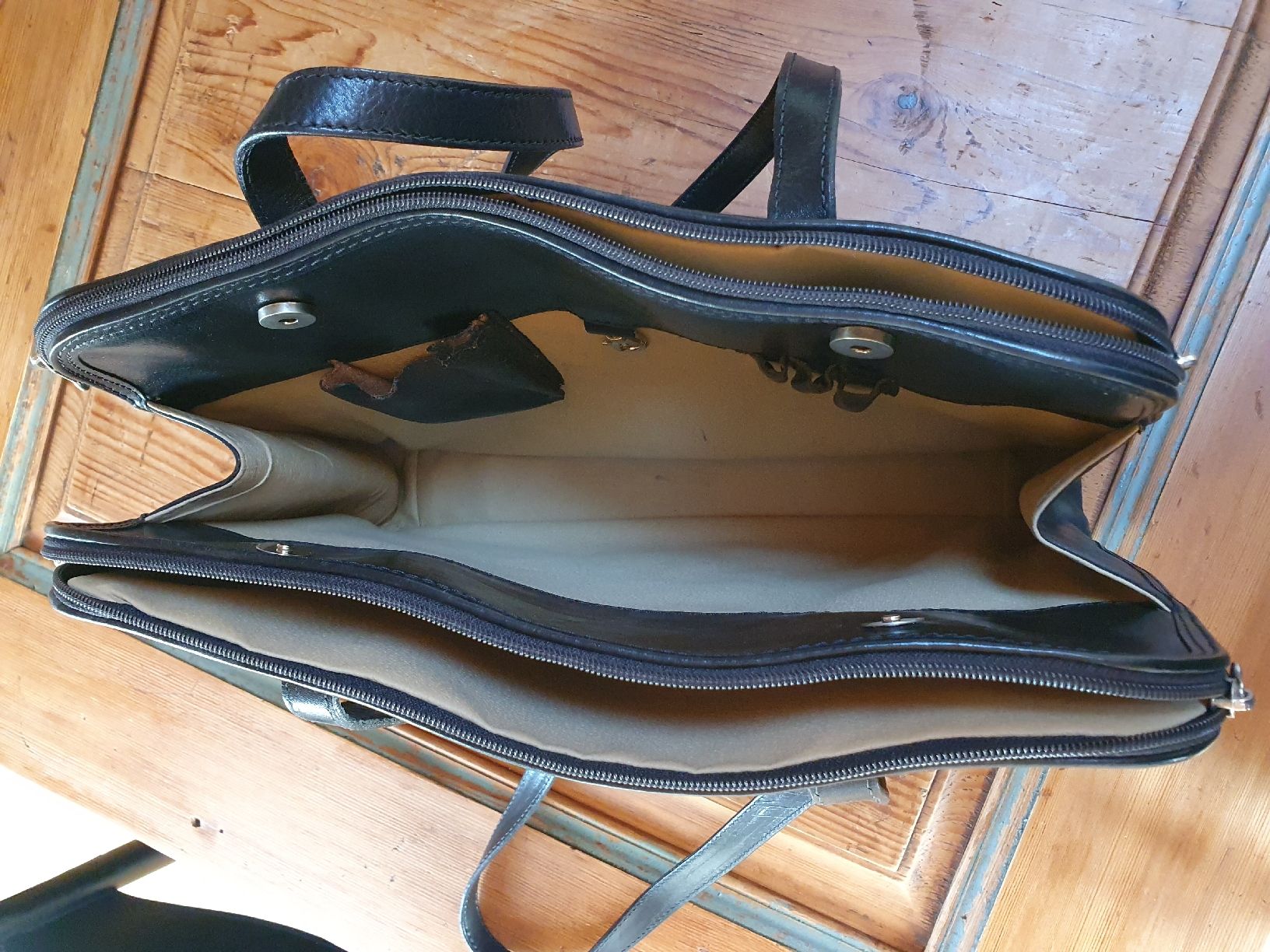 Valigie & Borse: Schultertasche aus Leder – Usato da Gümligen venduto da Tsalem 1
