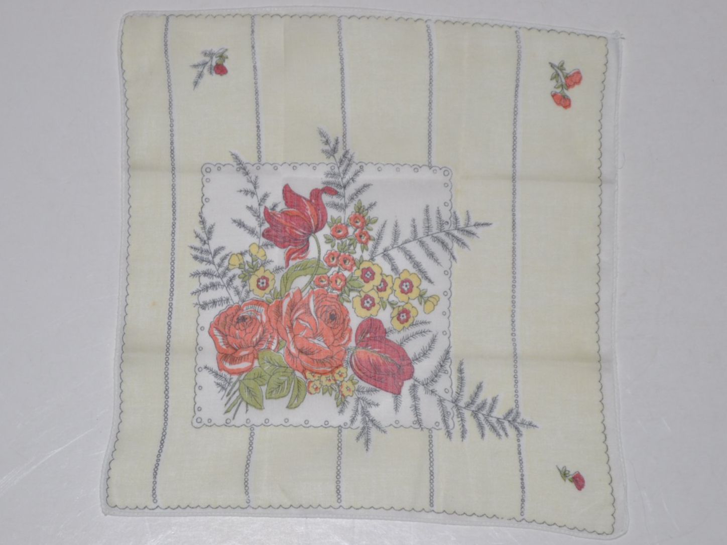 Altro in  Abbigliamento & Accessori: Vintage Stoff Taschentuch mit Blumenmuster – Usato da Boll venduto da Theodora15 2