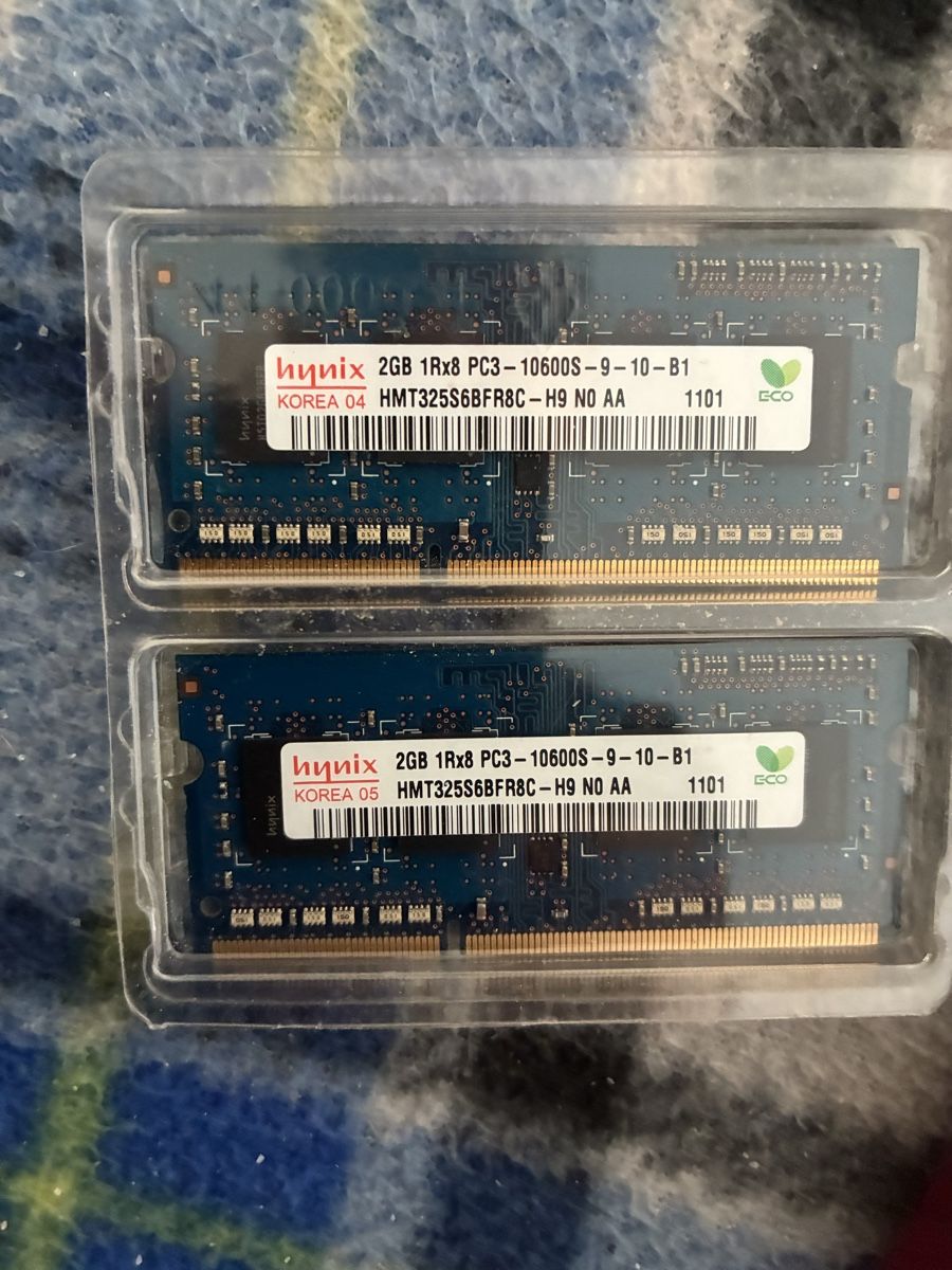Memoria / RAM: 2 moduli memoria  2GB x 2    pc3 10600s – Usato da Bioggio venduto da garderoco