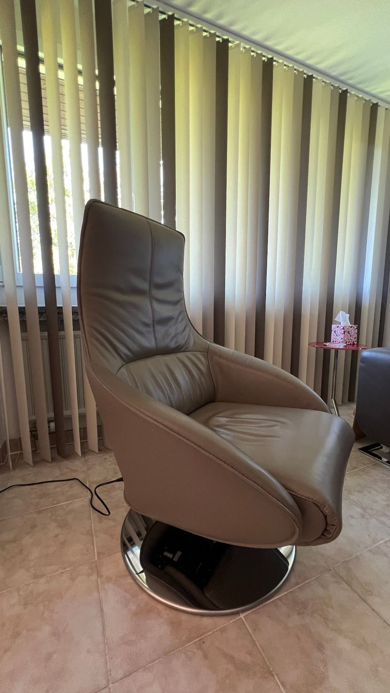 Poltrone: Relaxsessel "Twice" Leder elektrisch mit Akku – Usato da Binningen venduto da Soraya267 3