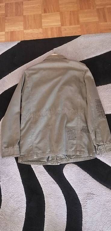 Vestes: Veste en tissus jack et Jones – D'occasion à Lausanne par Neophyts 1