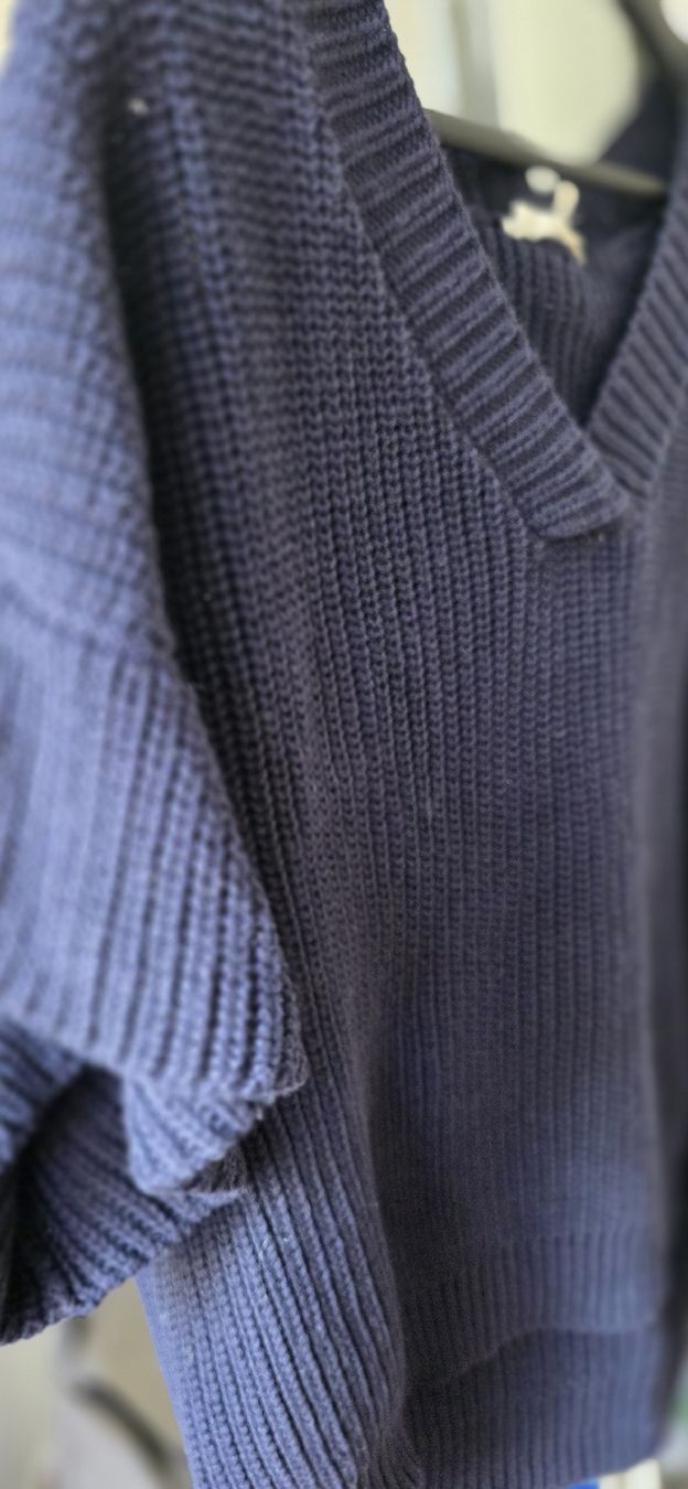 Pulls & Sweat-shirts: Pull bleu manches courtes Humility Taille M – D'occasion à Yverdon-les-Bains par van_dq65 7