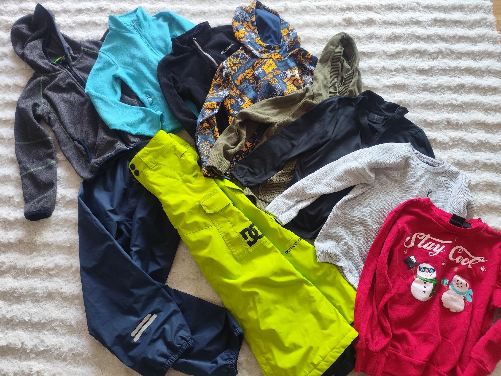 Under Armour Lotti & Set di vestiti: Winter Pulli Paket + Skihose+ Regenhose Gr 122-128 – Usato da Oberaegeri venduto da frappe5