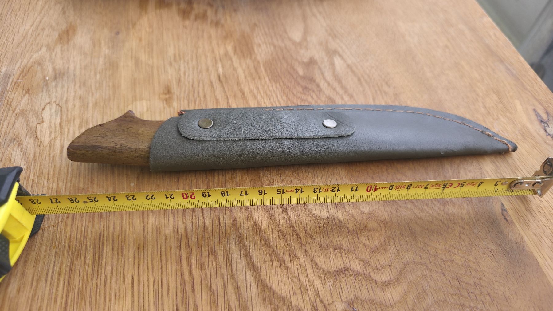 Accessori: Handgefertigtes Messer aus robustem LKW-Stahl – Nuovo e nell'imballaggio originale da St. Margrethen SG venduto da Duezenli61 4
