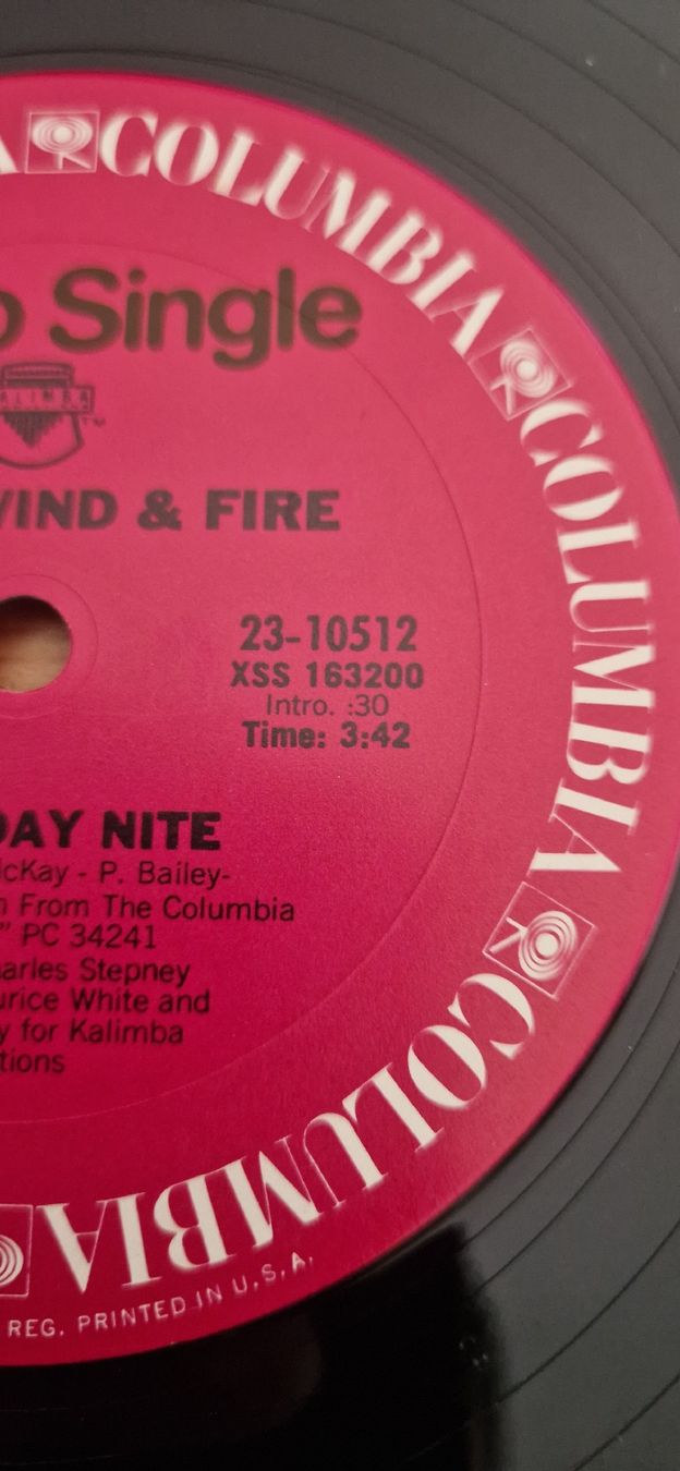 Dischi in vinile: ⚫️ Vinyl-Earth,wind e fire disco single – Usato da Yvonand venduto da RF-VINYL 3