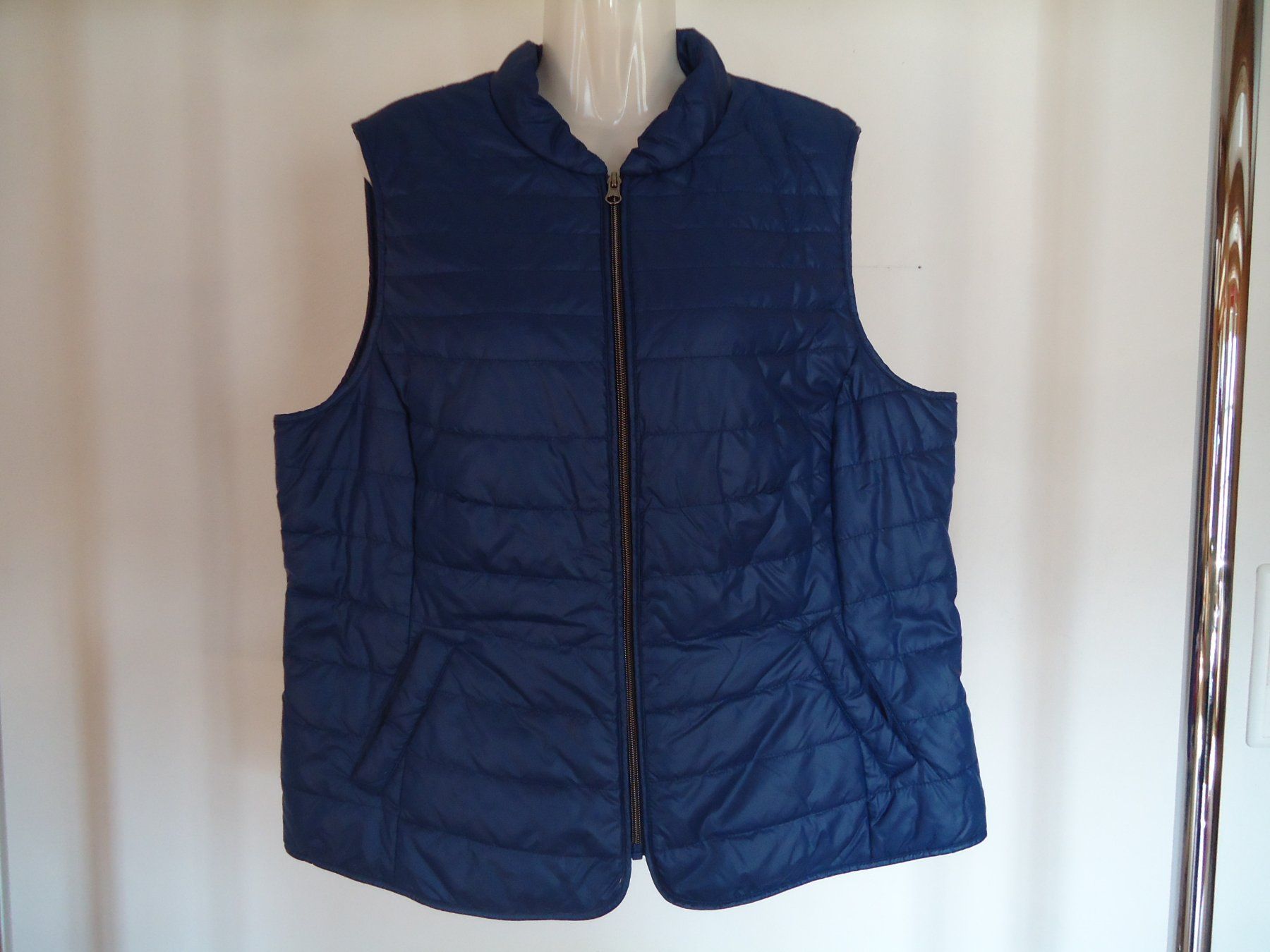 Gilet & Giacche senza maniche: TAIFUN - blaue, eher dünnere Steppweste, Gr. 42/44 + Loop – Usato da Schüpfen venduto da Sandbach62 3