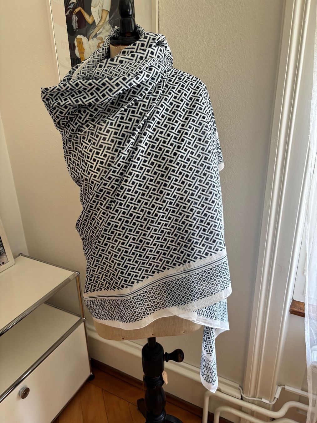 Foulards, Tücher & Schals: Windsor Schal, XL,neu, Baumwolle ,Np:209.- – Neu (gemäss Beschreibung) aus St.Gallen von shiwi12 1