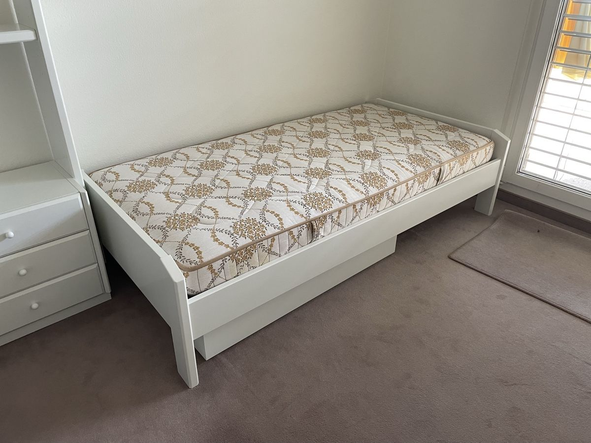 Letti: Bett – Usato da Schaffhausen venduto da wunderpraechtig