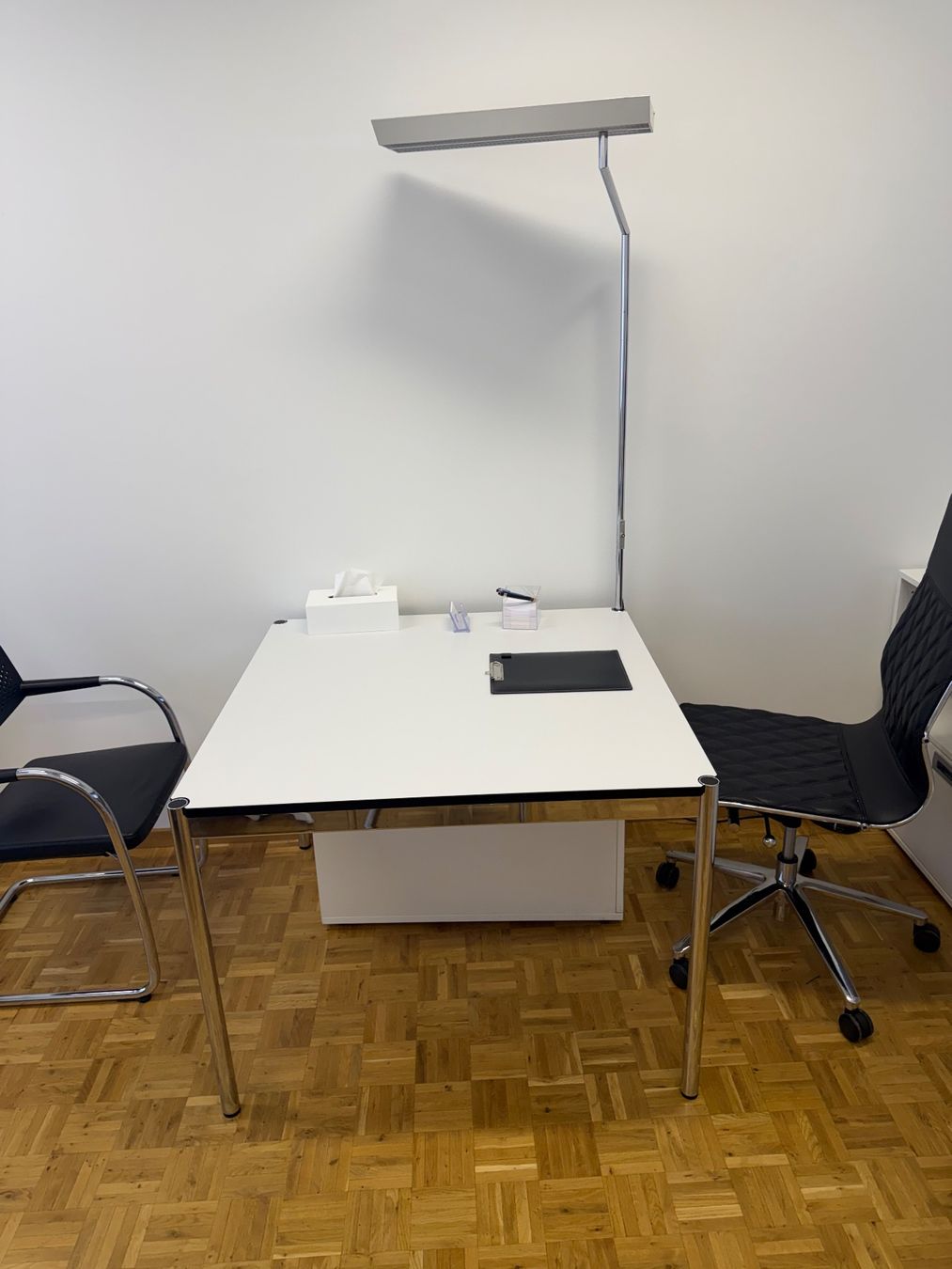 USM Tavoli: USM Tisch 100x100 Top Zustand – Usato da Kloten venduto da Rs2js