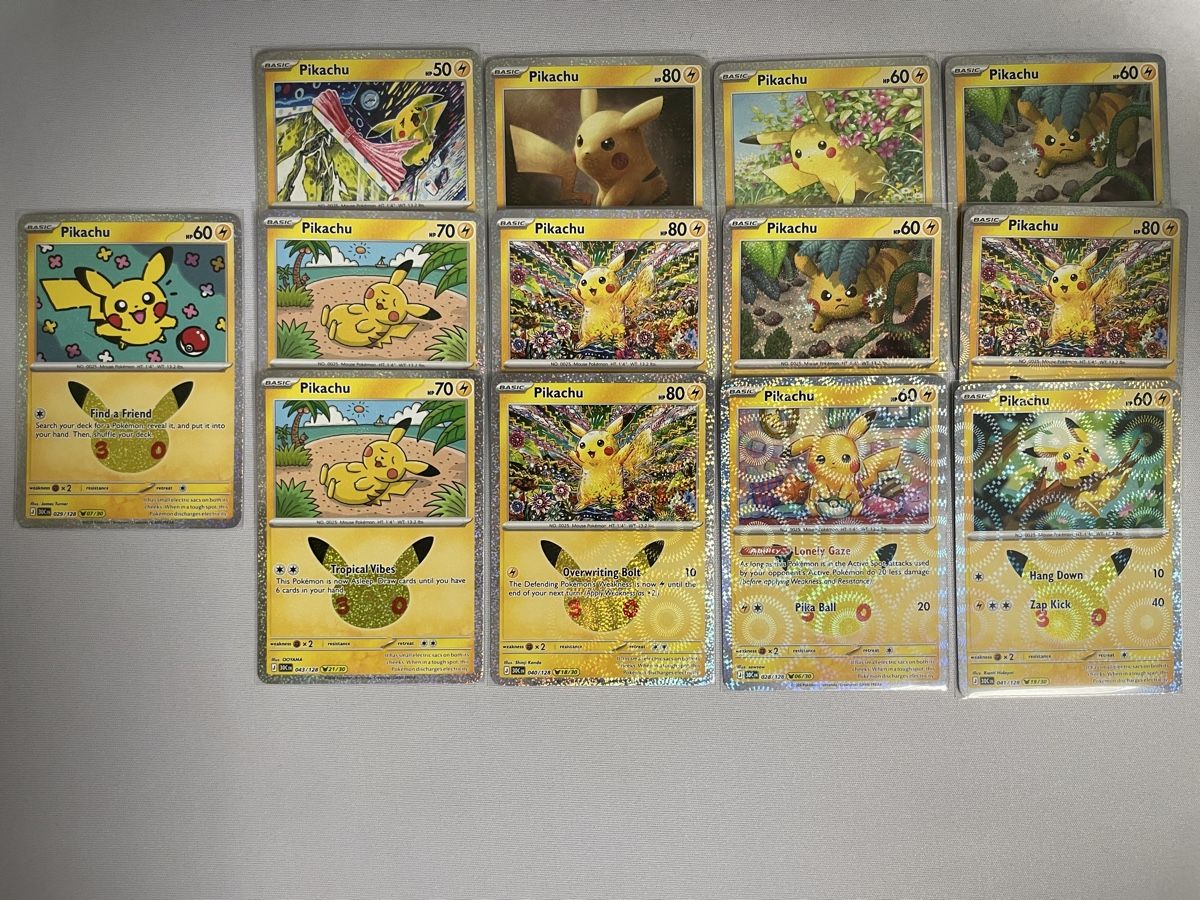 Pokémon Sammelbilder & Trading cards: 30th Celebration Pikachus En – Gebraucht aus Gümligen von Quycks