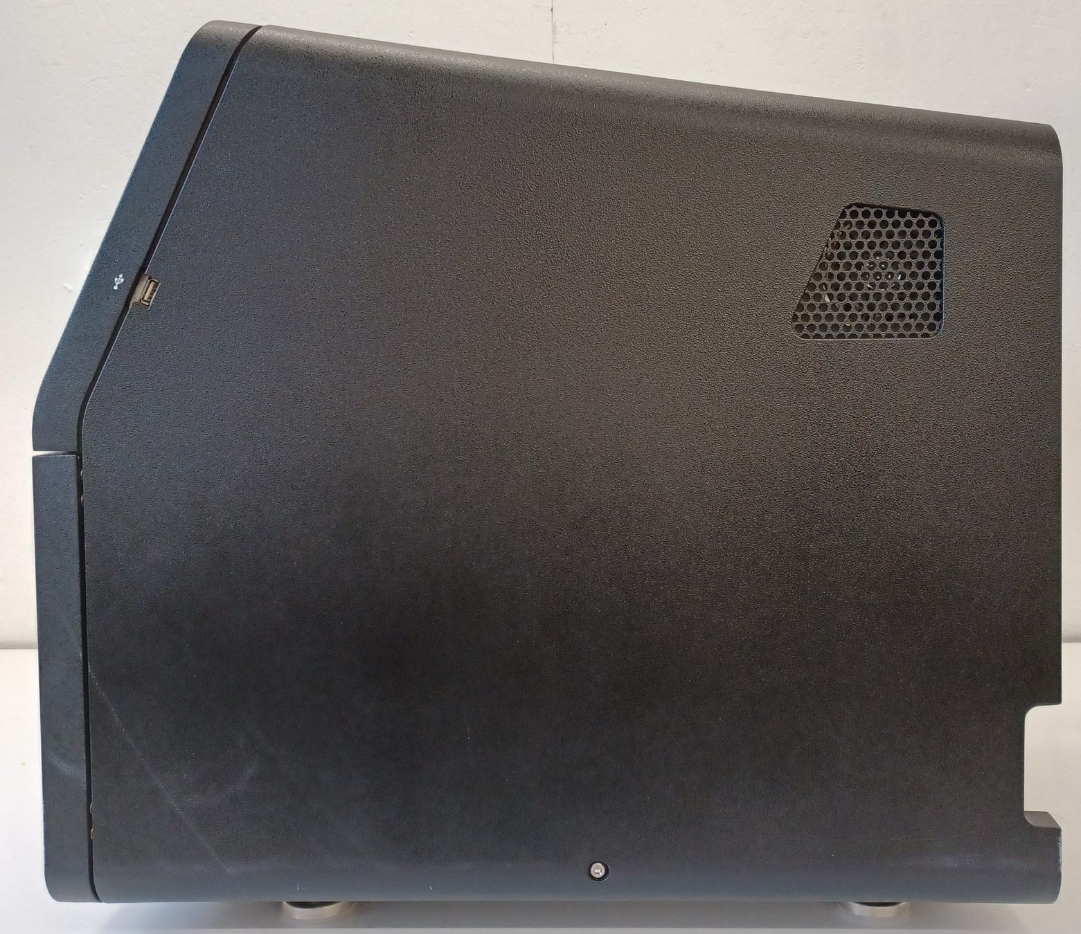 Accessori da laboratorio: Illumnia MiSeq Sequencing System – Usato da Niederdorf venduto da LeptonAG_Labor 3