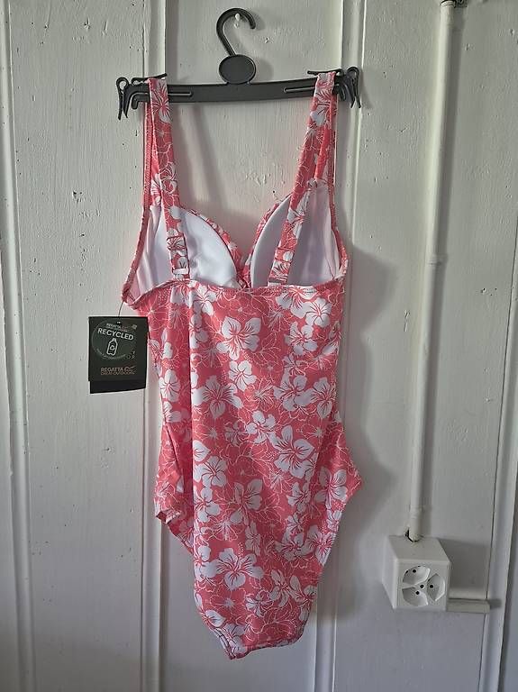 Costumi da bagno & Bikini: Maillot de bain Decathlon t. 40 – Usato da Maracon venduto da AnaelleChev 2