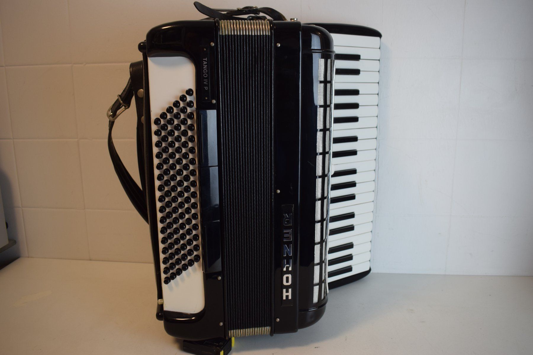 Hohner Strumenti musicali: Akkordeon chromatisch Hohner Tango IV P – Usato da Zürich venduto da baumusik 7