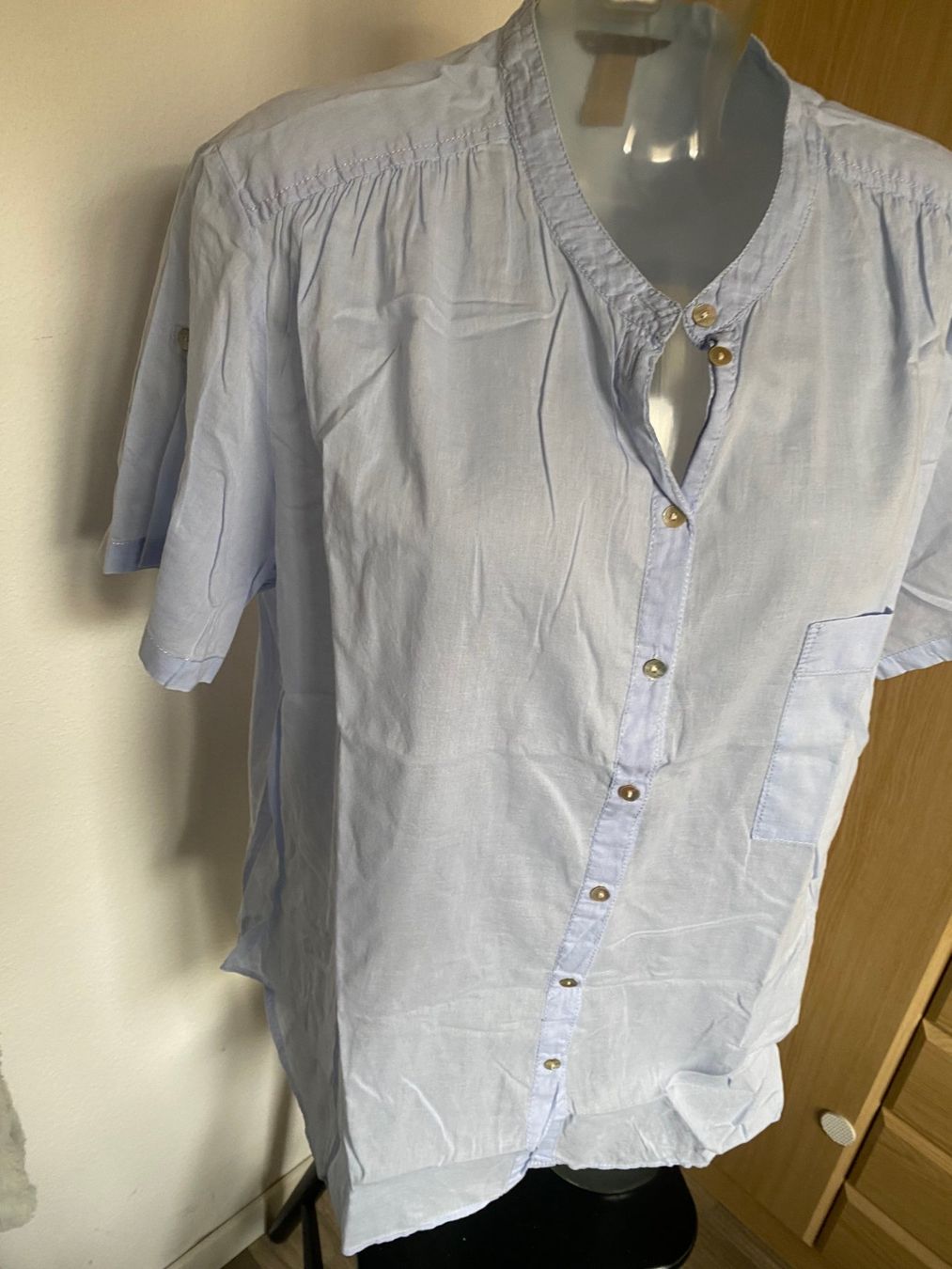 H&M Camicette: leichte kurzarm Bluse hellblau Grösse 48 – Usato da Allenwinden venduto da Obalu 2