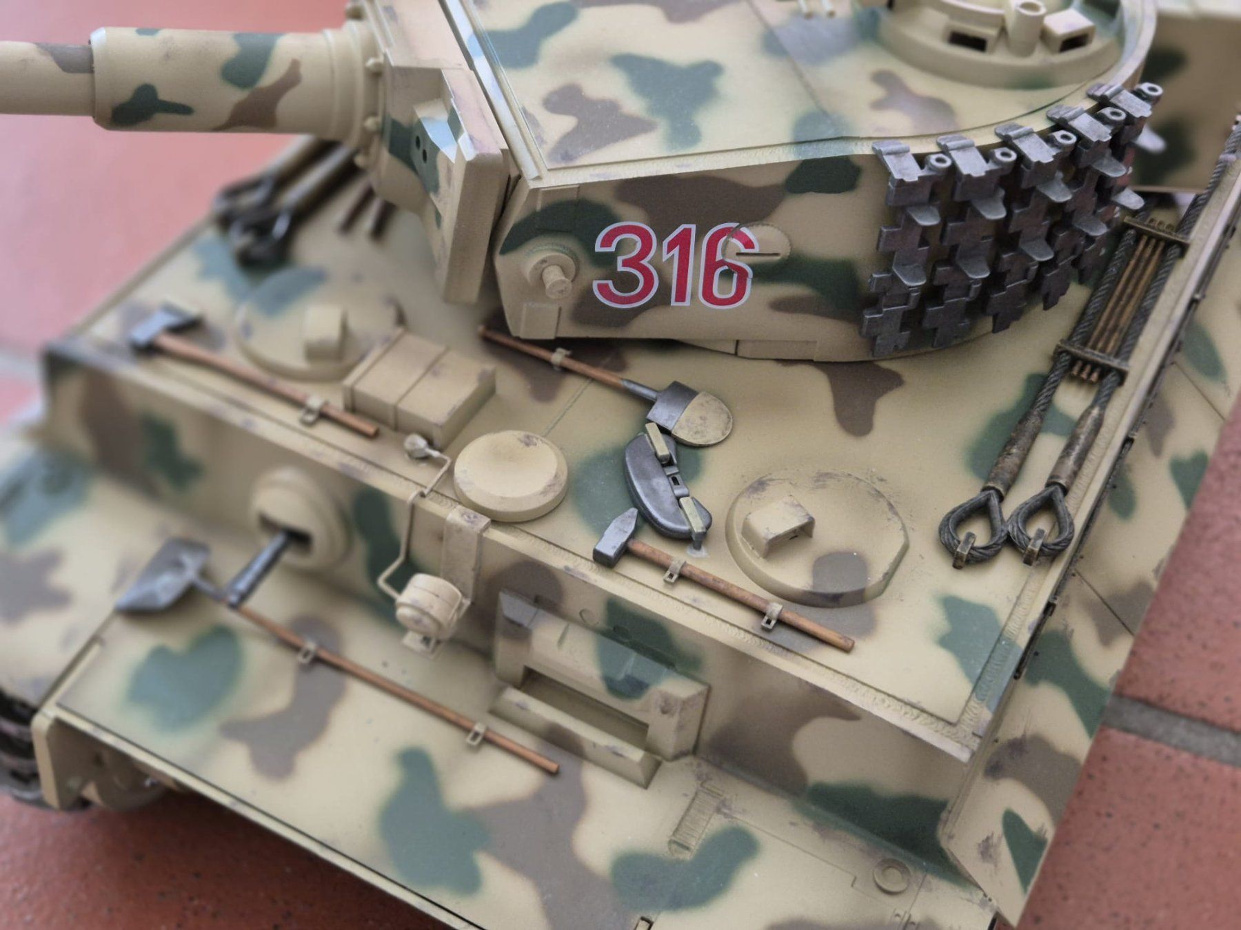 Kit di modellismo & Modellini statici: Standmodell Panzerkampfwagen VI Tiger Mstb 1/16 – Usato da Pfungen venduto da Mizutayio 6