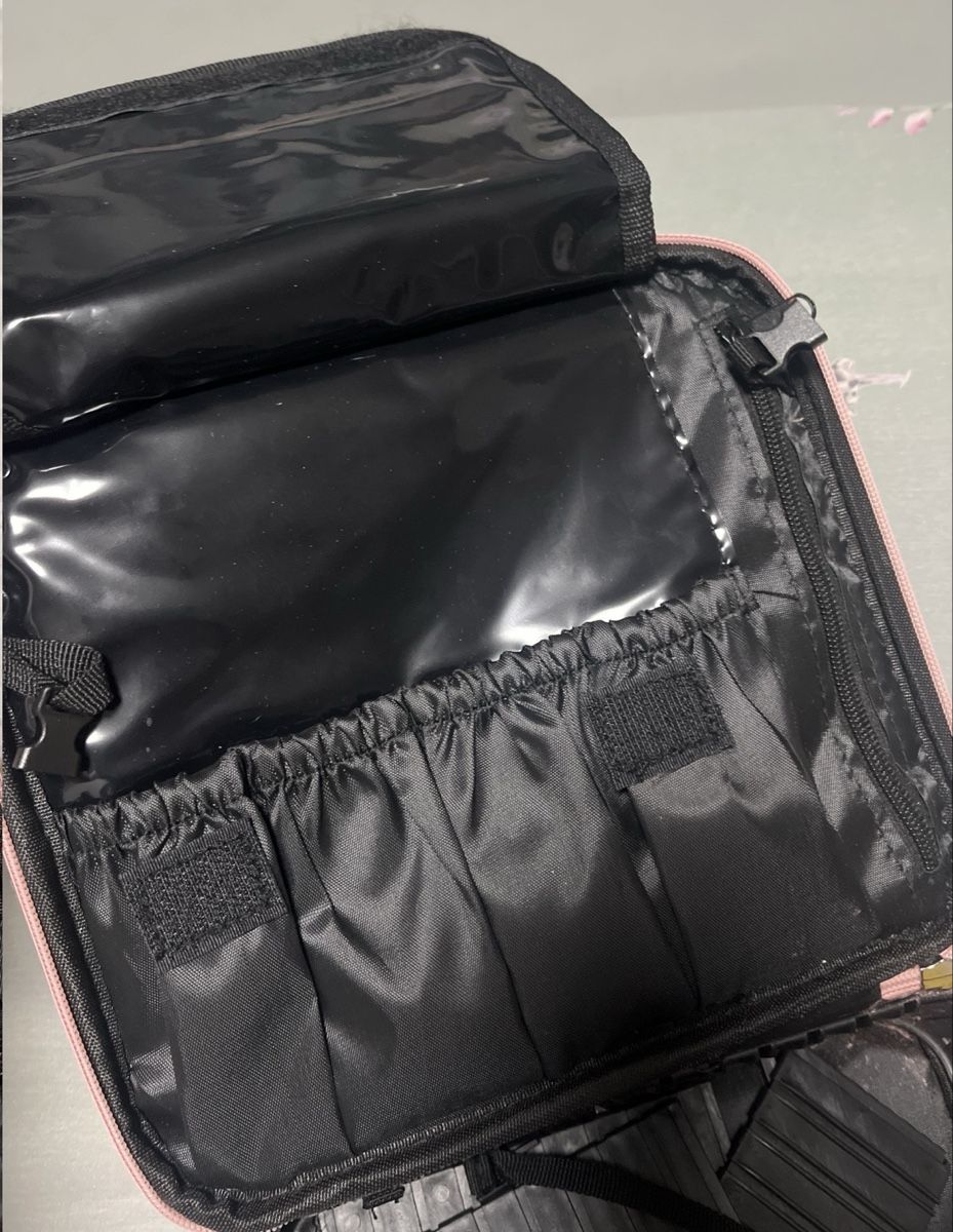 Valigie: Kosmetikkoffer Pink mit Spiegel und Fächern neu – Nuovo (secondo la descrizione) da Wetzikon ZH venduto da eli_kg9j 3