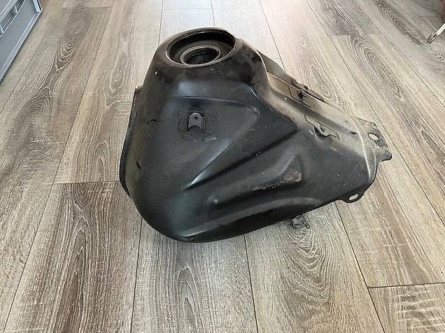 Honda Accessori per altri veicoli: Honda FMX 650 Tank 1997 – Usato da Seewen SO venduto da Eliane-Nora 4