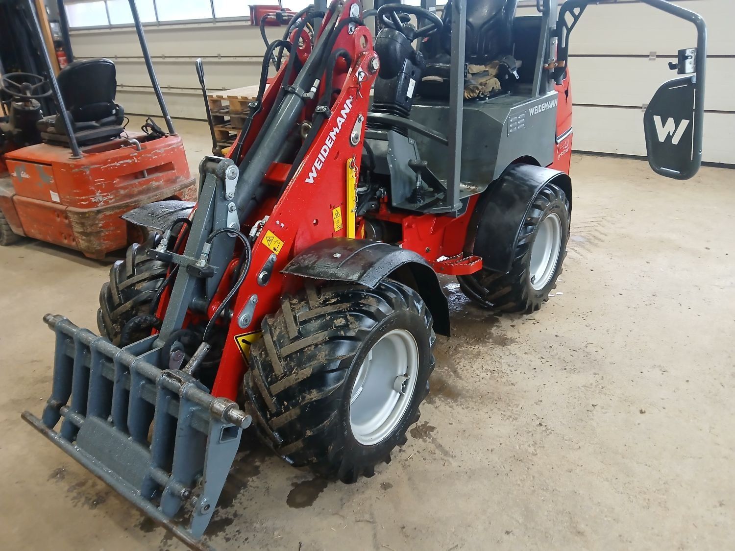 Weidemann Caricatori: Hoflader Weidemann e1160 vollelektrisch – Usato da Wilchingen venduto da farmer6599 2