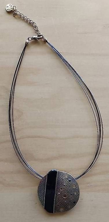 Ciondoli: Collier pendentif rond – Usato da Lausanne venduto da Sch_1000
