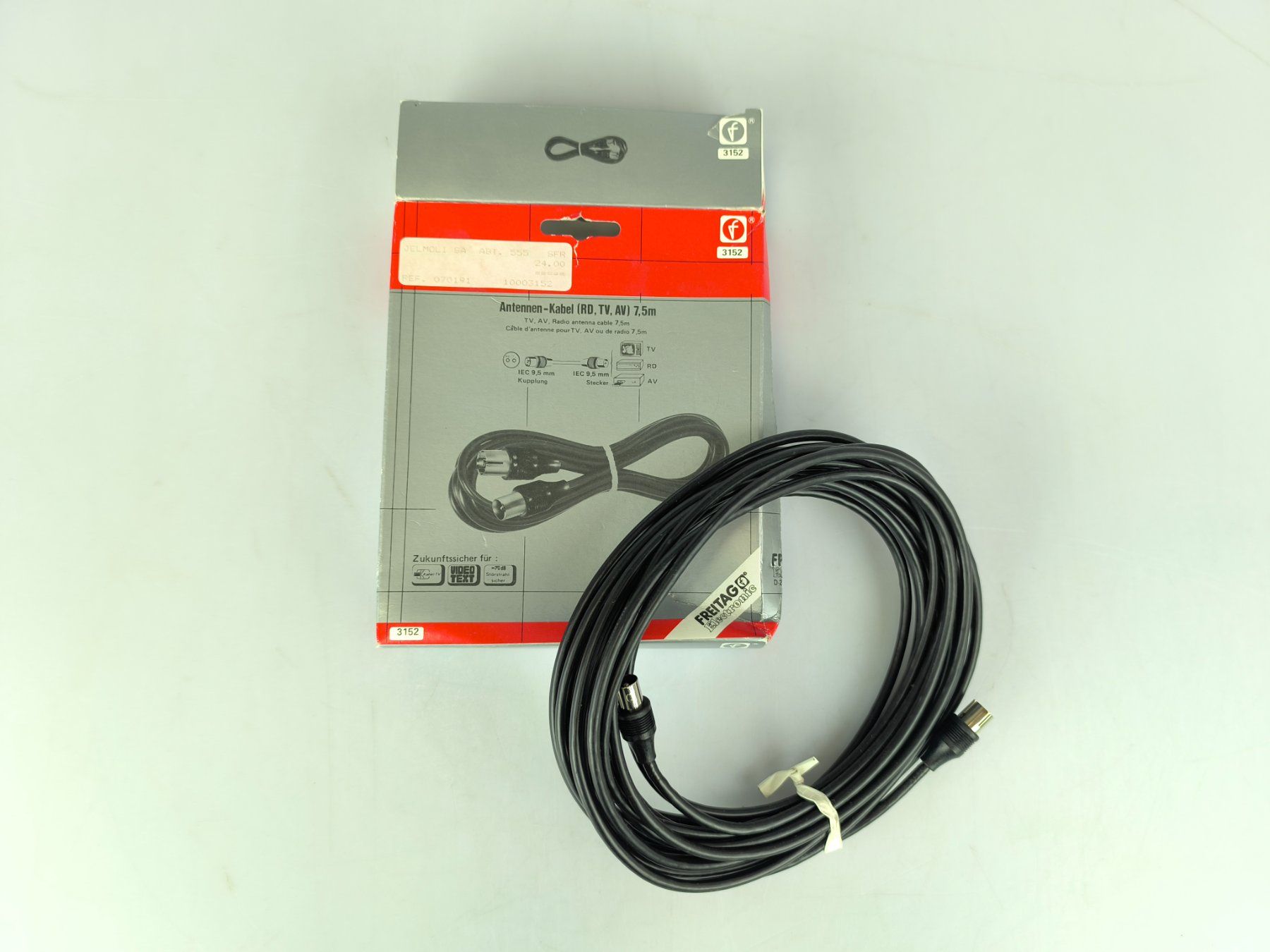 Câbles: Freitag Antennen-Kabel (RD, TV, AV) 7.5m – D'occasion à Rüti ZH par Restwert_Rueti_ZH