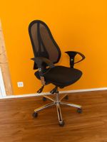 Bürostuhl mit bequemen, hohem, luftigen Rückenteil