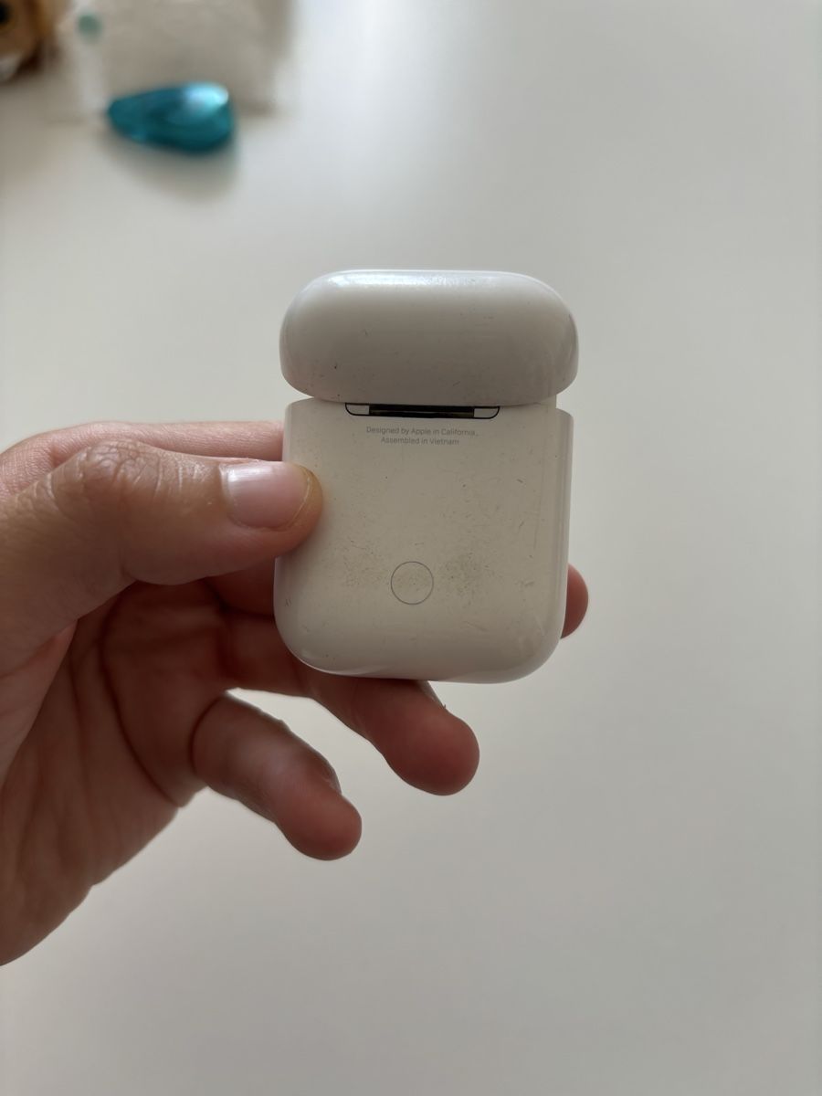 Casques audio: AirPods 1ere génération  – D'occasion à La Chaux-de-Fonds par DANIELA19961996 2