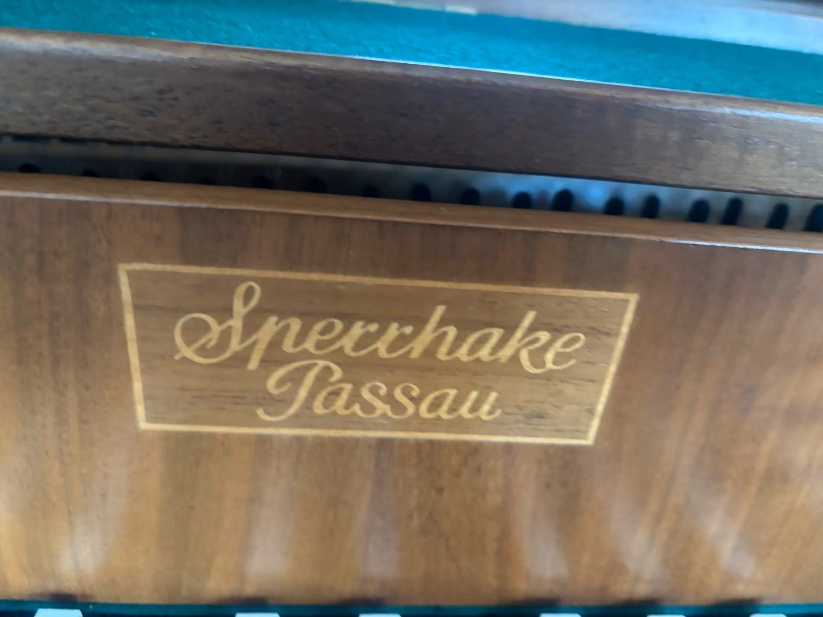 Strumenti musicali: Cembalo Sperrhake Passau . 1-manualig – Usato da Wald ZH venduto da Daabo 5