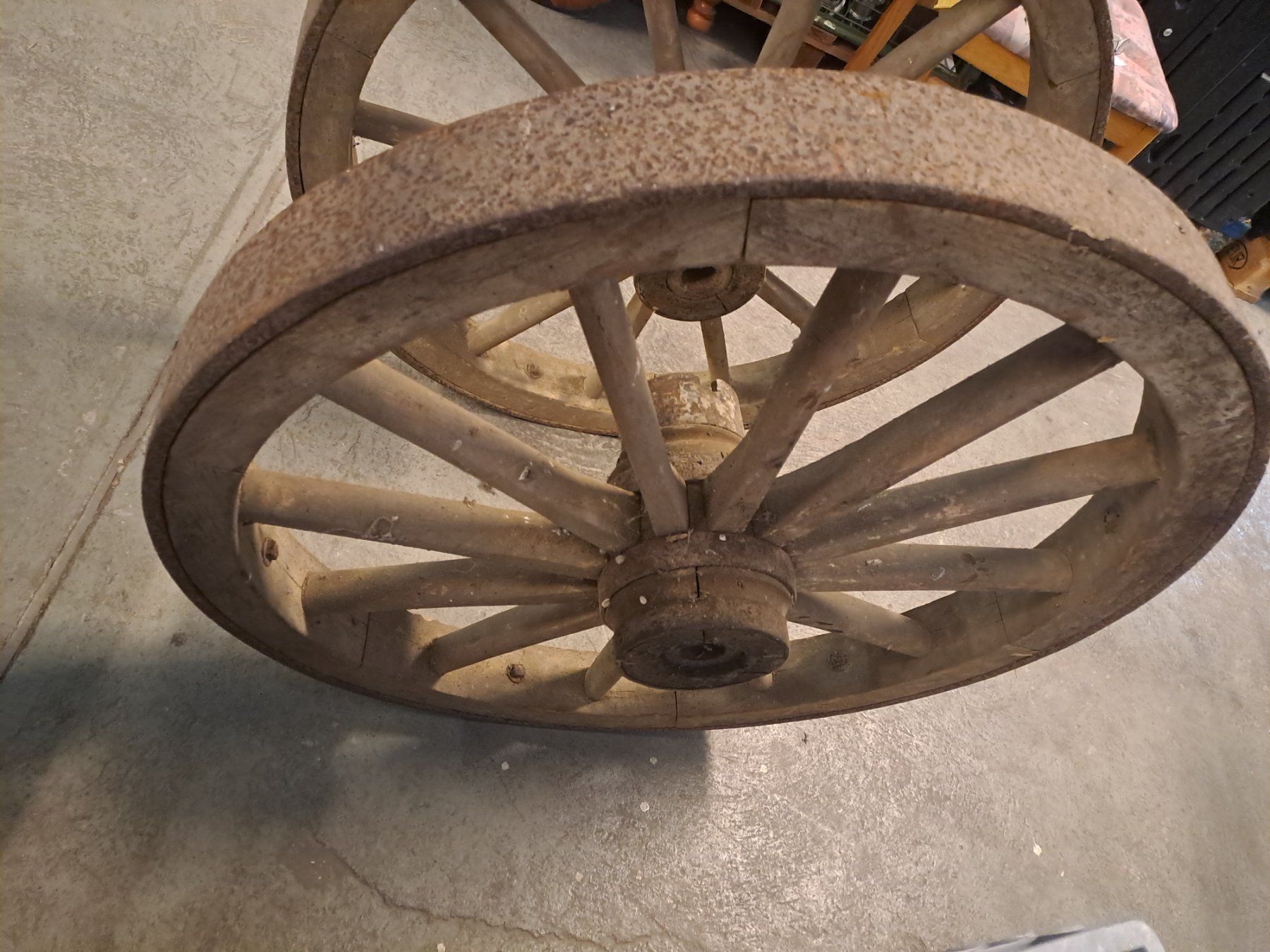 Pneus & Roues: 2 Antike Wagen Räder,Holzräder – D'occasion à Wald ZH par stani06 5