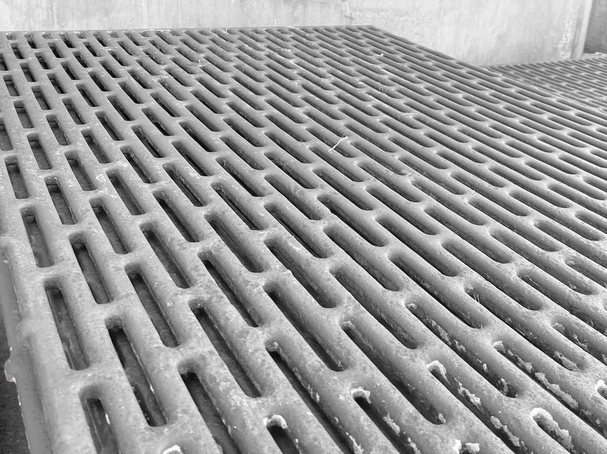 Altre attrezzature per stalle: Gussroste 120x80 10mm – Usato da Bätterkinden venduto da rip2000 1