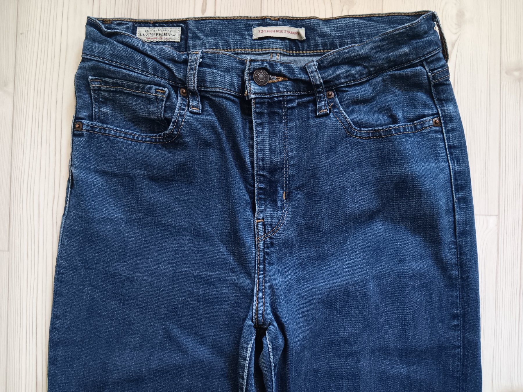 Levi's Jeans: LEVIS 724 Jeans HIGH RISE STRAIGHT taille / Grosse 29 – Gebraucht aus Cossonay-ville von Super-Price-Quality 1