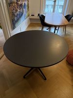 Grauer Tisch  kostenlos abzuholen