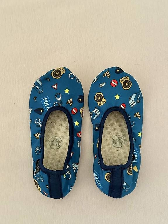 Scarpe per ragazzi: Turnschläppli, Grösse 32, Polizeimotiv – Usato da Kienberg venduto da nan_79xg